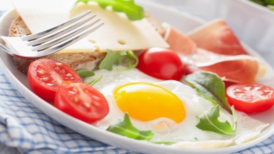 تخم مرغ-گوجه-صبحانه-غذا